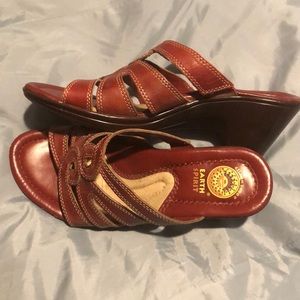 earth spirit wyatt sandals